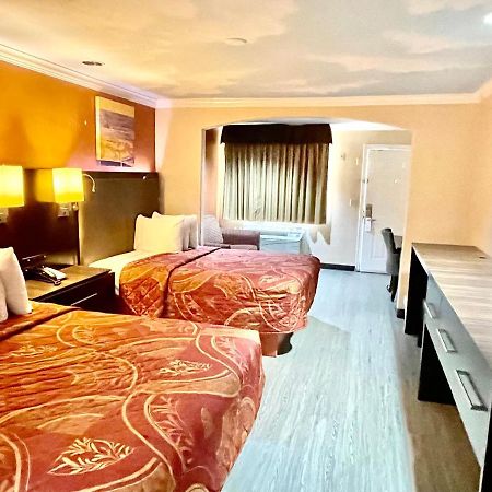 Luxury Inn Liberty מראה חיצוני תמונה