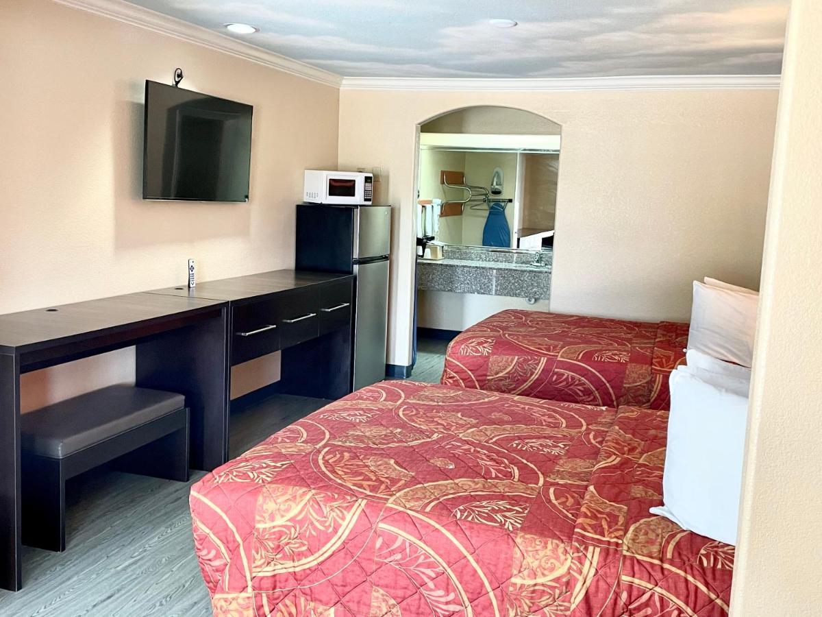 Luxury Inn Liberty מראה חיצוני תמונה
